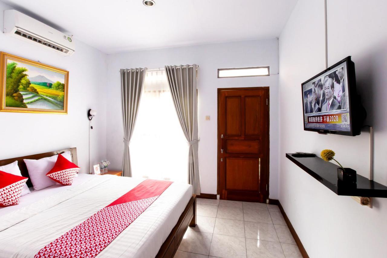 בנדונג Oyo 569 Cigadung Guest House Syariah מראה חיצוני תמונה