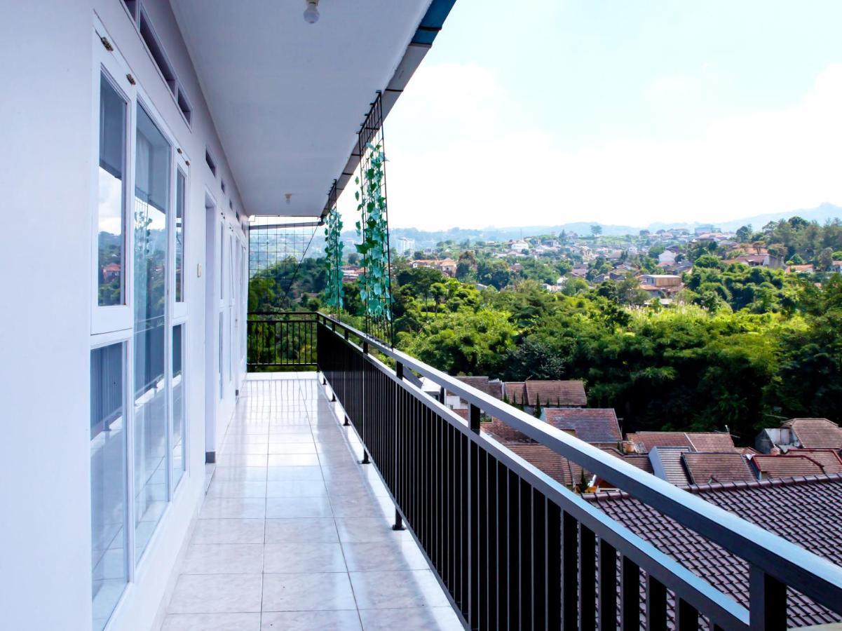 בנדונג Oyo 569 Cigadung Guest House Syariah מראה חיצוני תמונה
