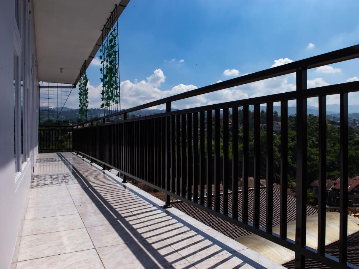 בנדונג Oyo 569 Cigadung Guest House Syariah מראה חיצוני תמונה