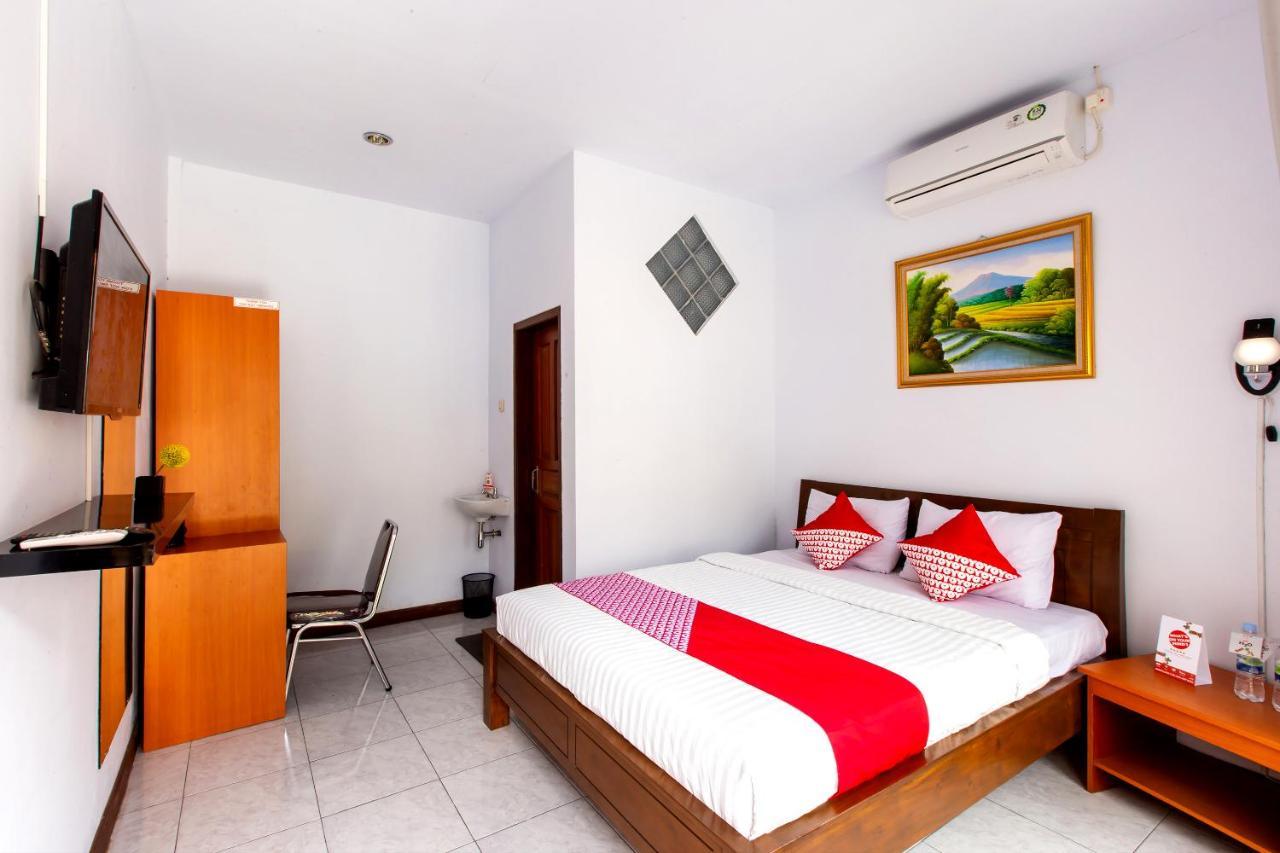 בנדונג Oyo 569 Cigadung Guest House Syariah מראה חיצוני תמונה