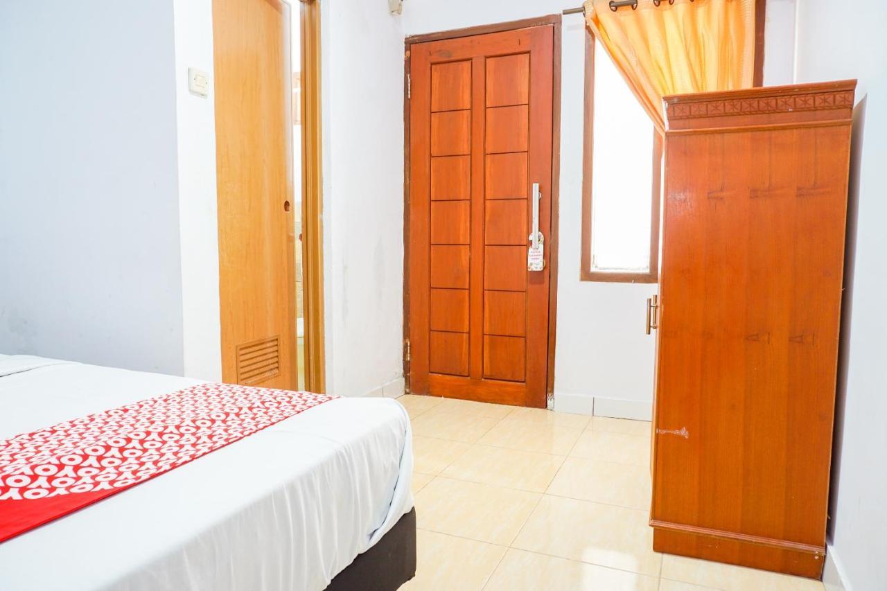 בנדונג Oyo 569 Cigadung Guest House Syariah מראה חיצוני תמונה