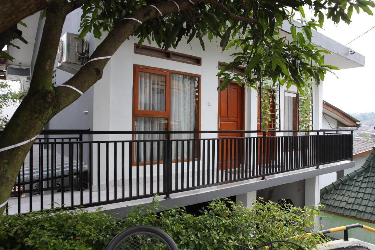 בנדונג Oyo 569 Cigadung Guest House Syariah מראה חיצוני תמונה