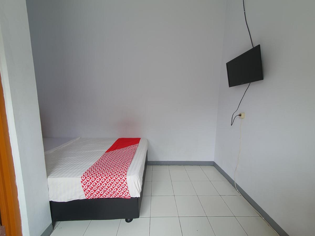 בנדונג Oyo 569 Cigadung Guest House Syariah מראה חיצוני תמונה