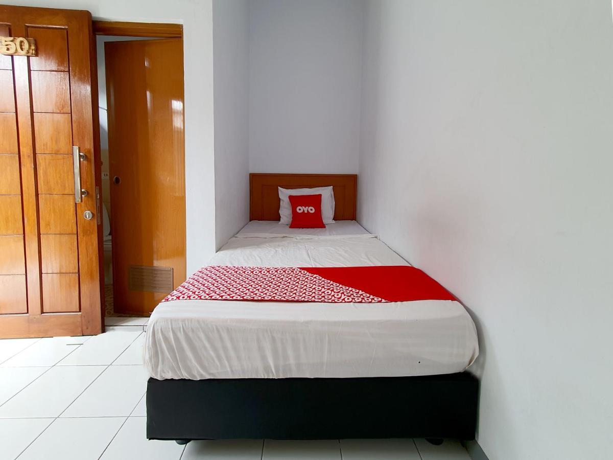 בנדונג Oyo 569 Cigadung Guest House Syariah מראה חיצוני תמונה