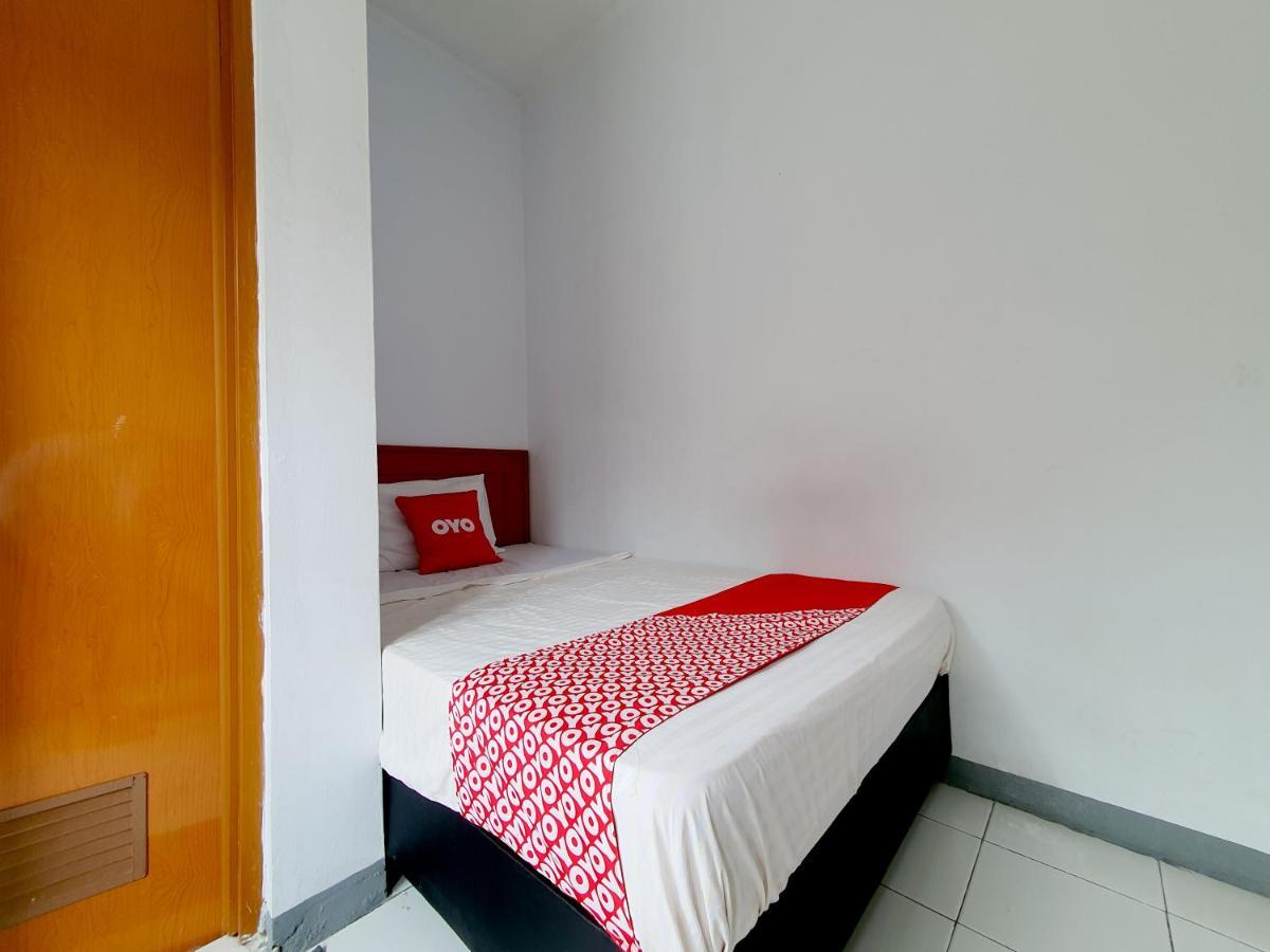 בנדונג Oyo 569 Cigadung Guest House Syariah מראה חיצוני תמונה
