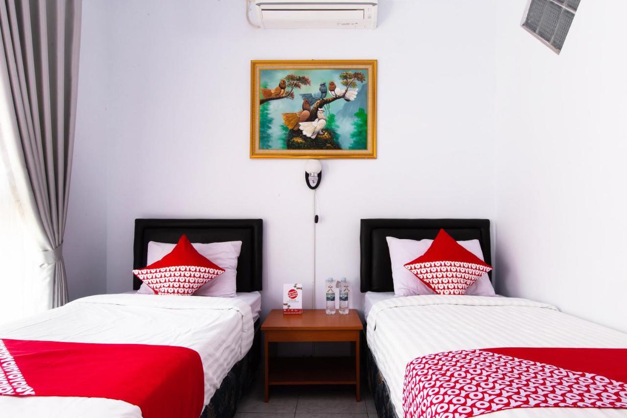 בנדונג Oyo 569 Cigadung Guest House Syariah מראה חיצוני תמונה