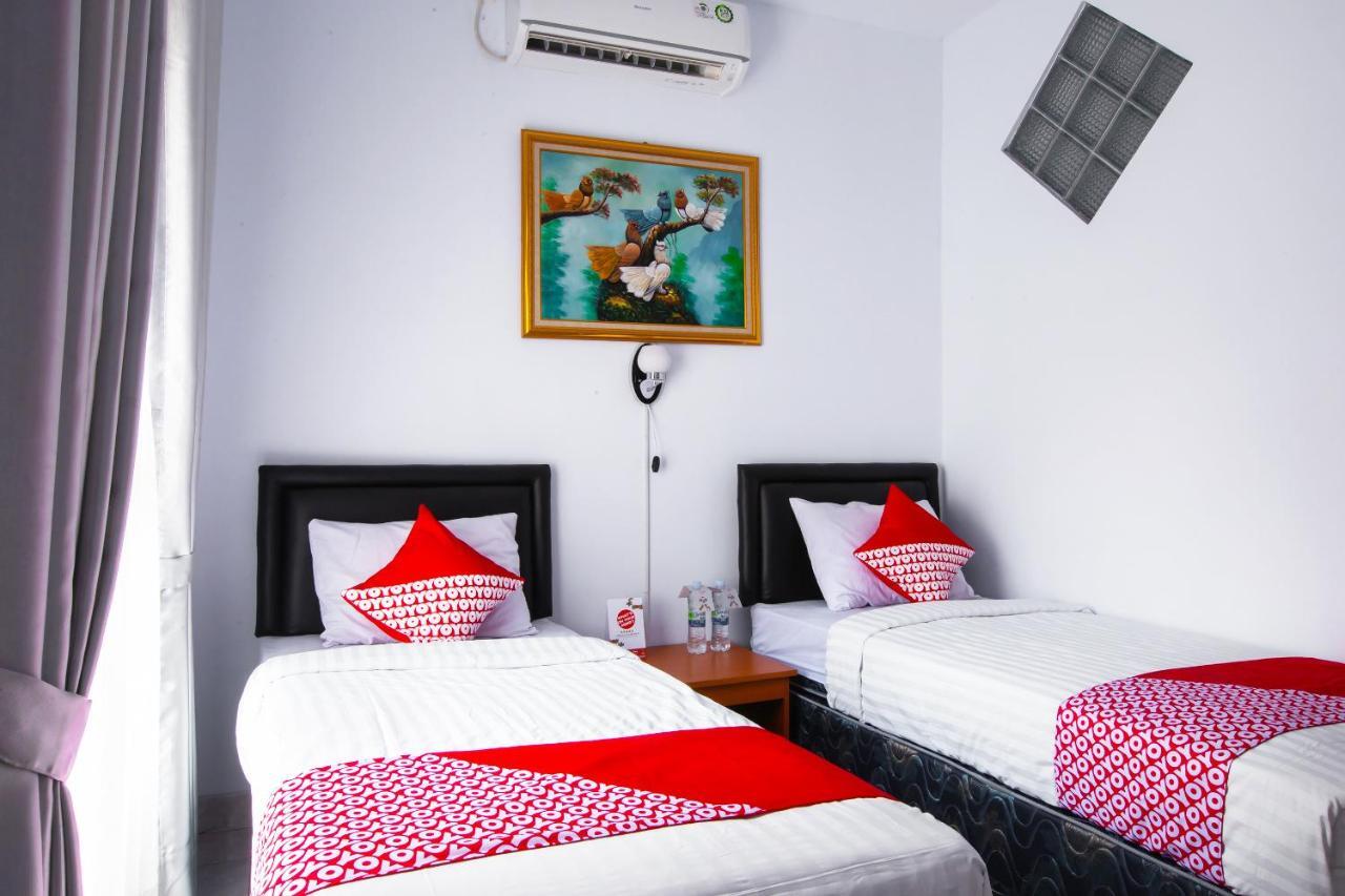 בנדונג Oyo 569 Cigadung Guest House Syariah מראה חיצוני תמונה